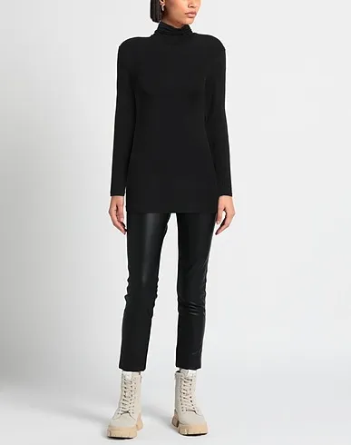 https://images.styletyx.com/images/black-jersey-t-shirt-sportmax-710897732_2.webp