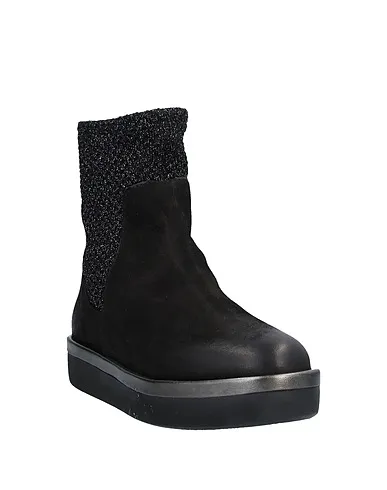 https://images.styletyx.com/images/black-knitted-ankle-boot-andia-fora-1427576_2.webp