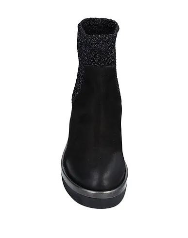 https://images.styletyx.com/images/black-knitted-ankle-boot-andia-fora-1427576_4.webp