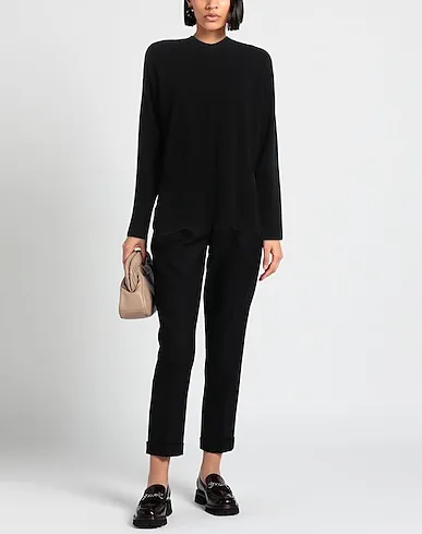 https://images.styletyx.com/images/black-knitted-cashmere-blend-fedeli-726392856_2.webp