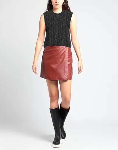 https://images.styletyx.com/images/black-knitted-sleeveless-sweater-le-mont-st-michel-3124270_2.webp