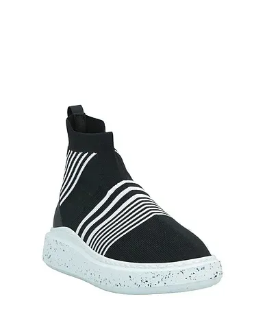 https://images.styletyx.com/images/black-knitted-sneakers-adno-r-13353062_2.webp