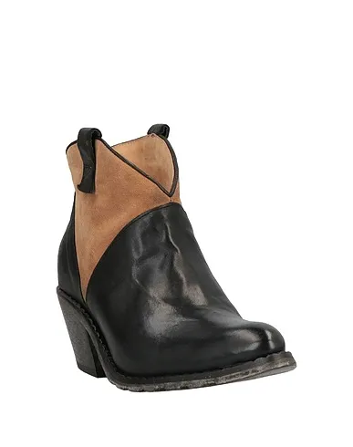 https://images.styletyx.com/images/black-leather-ankle-boot-1725-a-3096191_2.webp