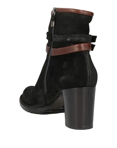 https://images.styletyx.com/images/black-leather-ankle-boot-alberto-fermani-1003869840_3.webp
