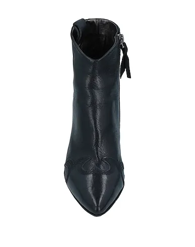 https://images.styletyx.com/images/black-leather-ankle-boot-alexander-hotto-1655582_4.webp