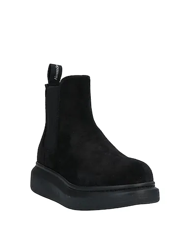 https://images.styletyx.com/images/black-leather-ankle-boot-alexander-mcqueen-13185924_2.webp