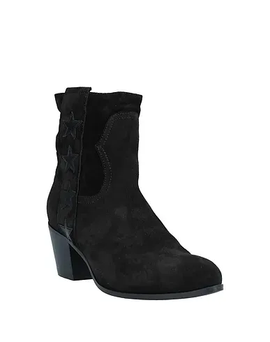 https://images.styletyx.com/images/black-leather-ankle-boot-angelo-bervicato-1414004116_2.webp