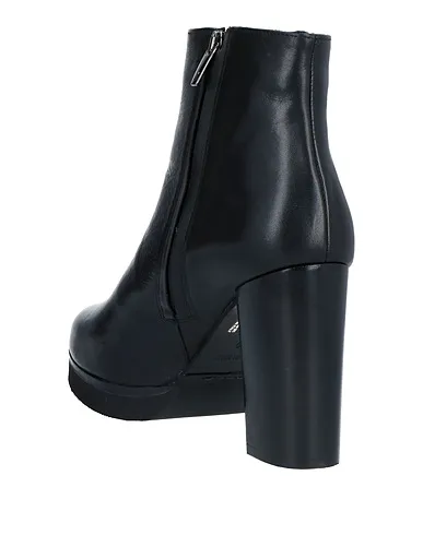 https://images.styletyx.com/images/black-leather-ankle-boot-anima-997616052_3.webp