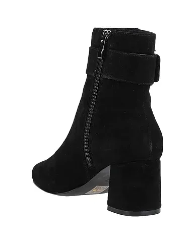 https://images.styletyx.com/images/black-leather-ankle-boot-aquarelle-426762215_3.webp
