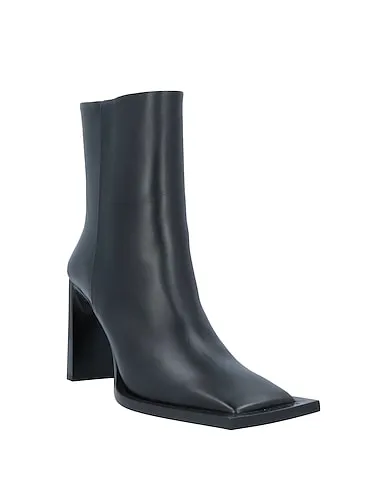 https://images.styletyx.com/images/black-leather-ankle-boot-balenciaga-890974_2.webp