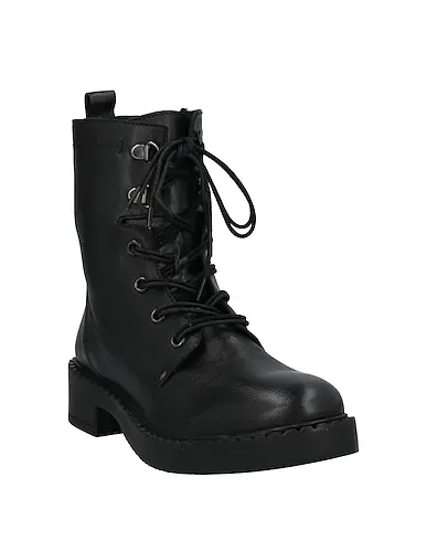 https://images.styletyx.com/images/black-leather-ankle-boot-bothega-41-2861356_2.webp