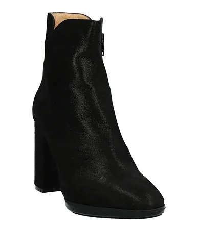 https://images.styletyx.com/images/black-leather-ankle-boot-cervone-2432391_2.webp