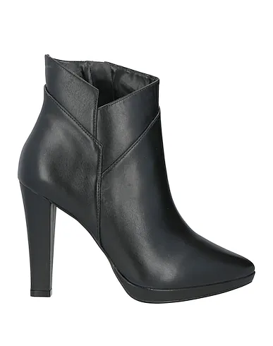 https://images.styletyx.com/images/black-leather-ankle-boot-emmenne-by-martina-nanni-1005031993_1.webp