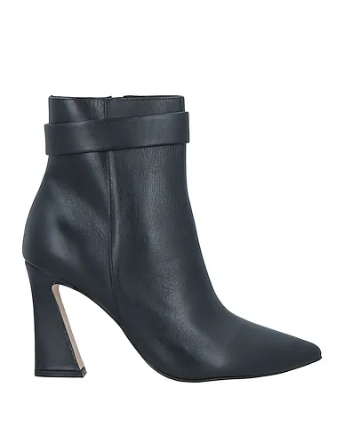 https://images.styletyx.com/images/black-leather-ankle-boot-emmenne-by-martina-nanni-1314910153_1.webp