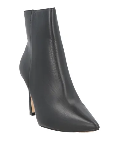 https://images.styletyx.com/images/black-leather-ankle-boot-emmenne-by-martina-nanni-1493106107_2.webp