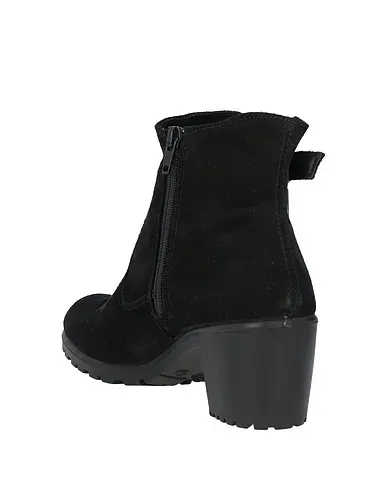 https://images.styletyx.com/images/black-leather-ankle-boot-enval-soft-872842037_3.webp
