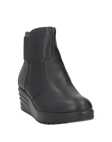 https://images.styletyx.com/images/black-leather-ankle-boot-enval-soft-873416902_2.webp