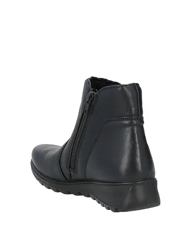 https://images.styletyx.com/images/black-leather-ankle-boot-enval-soft-875773040_3.webp