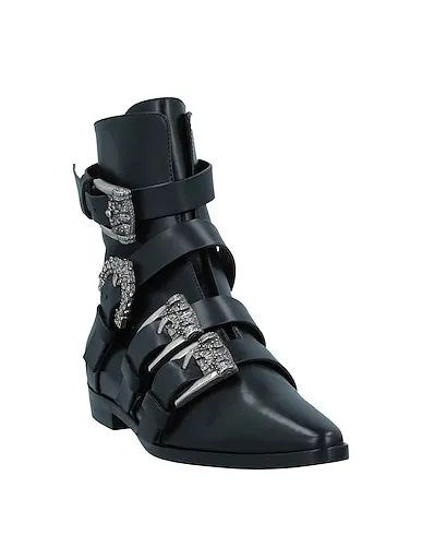 https://images.styletyx.com/images/black-leather-ankle-boot-etro-13198516_2.webp