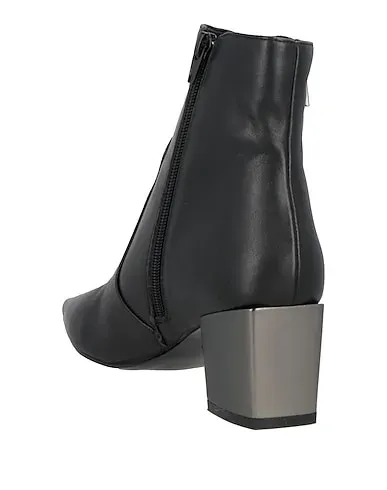 https://images.styletyx.com/images/black-leather-ankle-boot-gaudi-872678553_3.webp