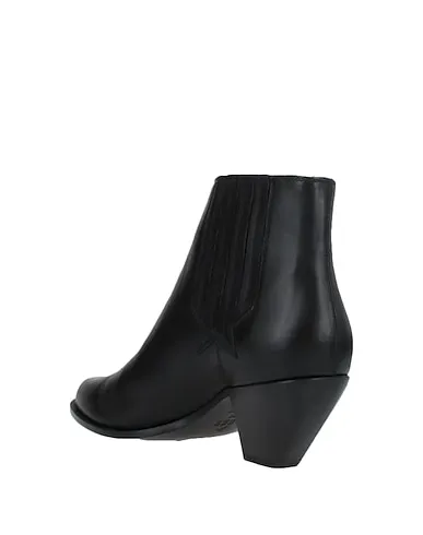 https://images.styletyx.com/images/black-leather-ankle-boot-golden-goose-1004370636_3.webp