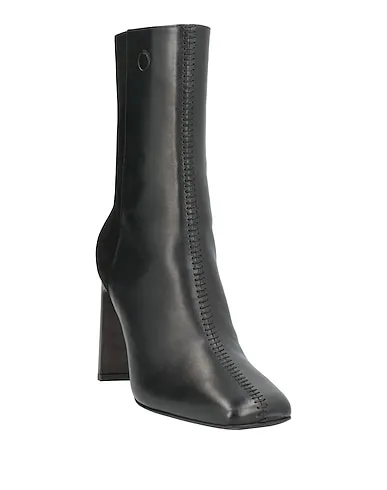 https://images.styletyx.com/images/black-leather-ankle-boot-high-13342867_2.webp