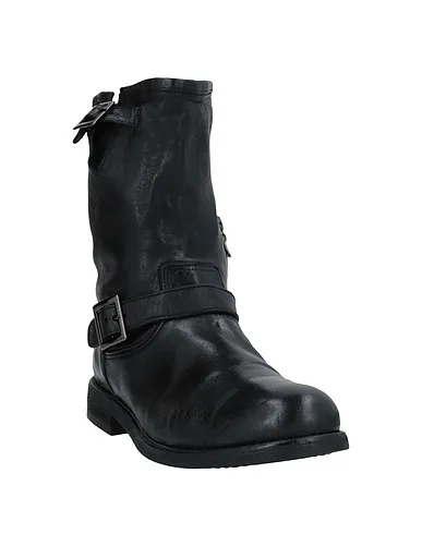 https://images.styletyx.com/images/black-leather-ankle-boot-i-n-k-shoes-2418986_2.webp