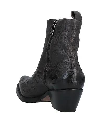 https://images.styletyx.com/images/black-leather-ankle-boot-jo-ghost-13188772_3.webp