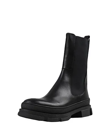 https://images.styletyx.com/images/black-leather-ankle-boot-jonak-1610792_2.webp