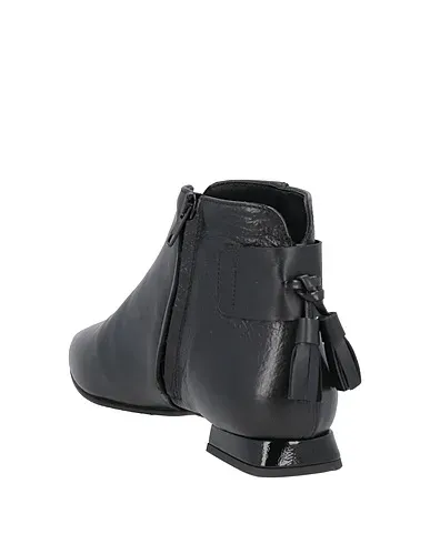 https://images.styletyx.com/images/black-leather-ankle-boot-kate-libertine-1005299402_3.webp