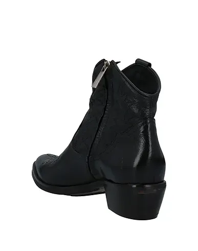 https://images.styletyx.com/images/black-leather-ankle-boot-kobra-3310623_3.webp