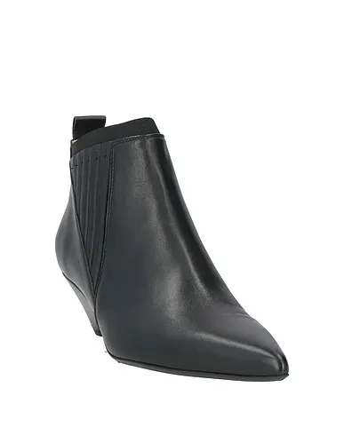 https://images.styletyx.com/images/black-leather-ankle-boot-lami-firenze-1224529500_2.webp