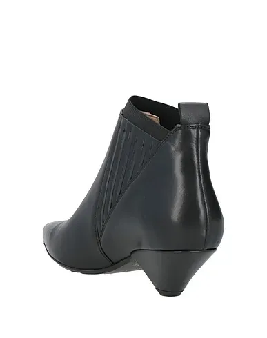 https://images.styletyx.com/images/black-leather-ankle-boot-lami-firenze-1224529500_3.webp