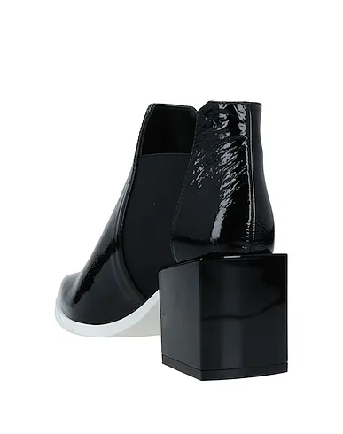 https://images.styletyx.com/images/black-leather-ankle-boot-loriblu-660583_3.webp