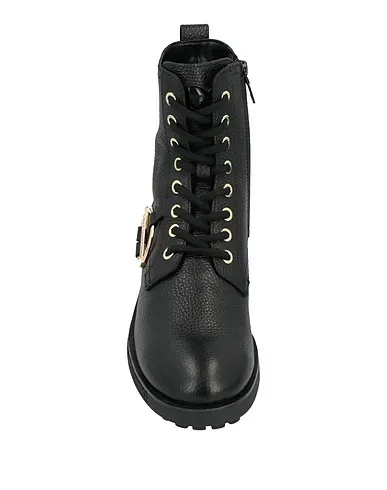 https://images.styletyx.com/images/black-leather-ankle-boot-love-moschino-1528610_4.webp