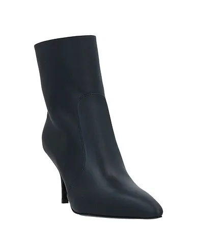 https://images.styletyx.com/images/black-leather-ankle-boot-magda-butrym-1448757_2.webp