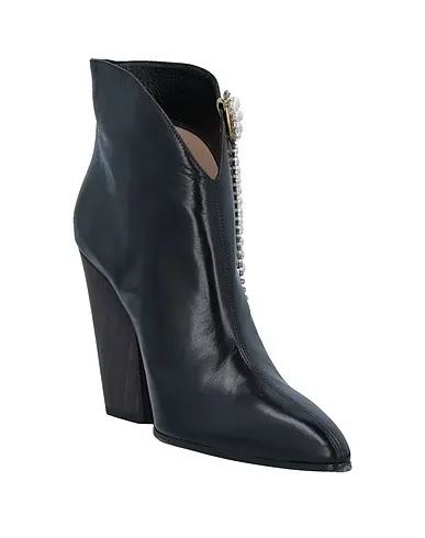 https://images.styletyx.com/images/black-leather-ankle-boot-magda-butrym-681719_2.webp