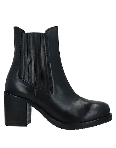 https://images.styletyx.com/images/black-leather-ankle-boot-manas-1667340_1.webp