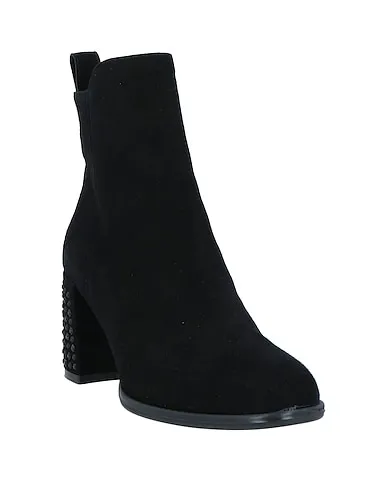 https://images.styletyx.com/images/black-leather-ankle-boot-melluso-1907156706_2.webp