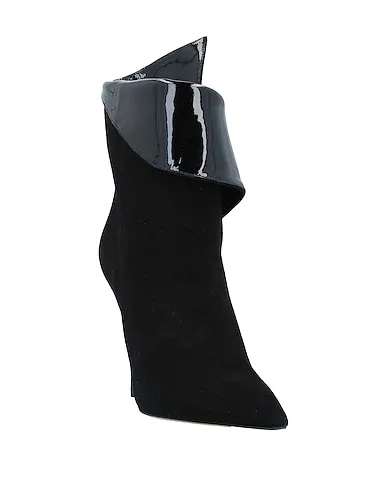 https://images.styletyx.com/images/black-leather-ankle-boot-n-o-a-3306042_2.webp