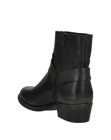 https://images.styletyx.com/images/black-leather-ankle-boot-nira-rubens-13115454_3.webp