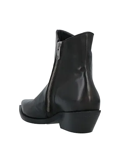 https://images.styletyx.com/images/black-leather-ankle-boot-now-13295508_3.webp