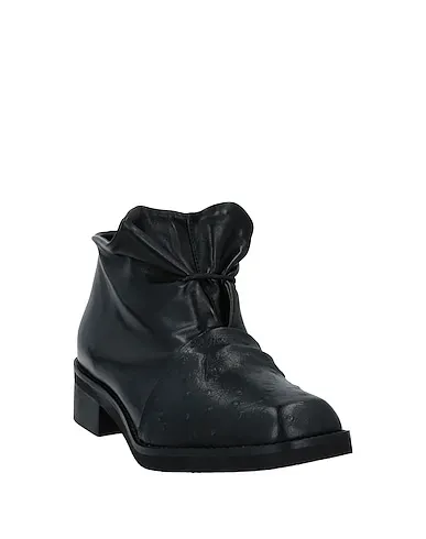 https://images.styletyx.com/images/black-leather-ankle-boot-pierfrancesco-vincenti-2977970_2.webp