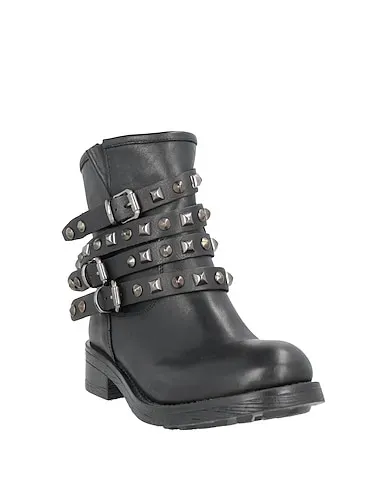 https://images.styletyx.com/images/black-leather-ankle-boot-ranye-926573986_2.webp