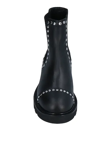 https://images.styletyx.com/images/black-leather-ankle-boot-stuart-weitzman-2199581_4.webp