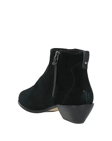 https://images.styletyx.com/images/black-leather-ankle-boot-ted-baker-710508043_3.webp