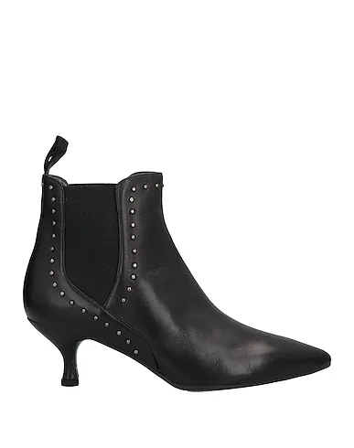 https://images.styletyx.com/images/black-leather-ankle-boot-tiqu-13411702_1.webp