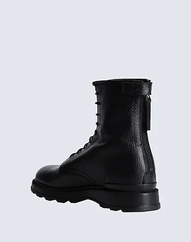 https://images.styletyx.com/images/black-leather-ankle-boot-woolrich-2686307_3.webp