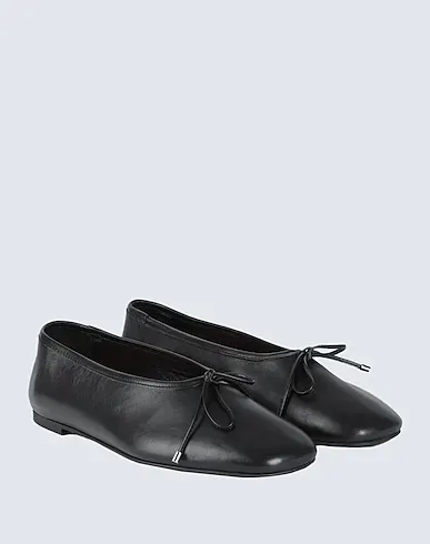https://images.styletyx.com/images/black-leather-ballet-flats-arket-13230341_4.webp