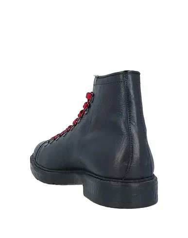 https://images.styletyx.com/images/black-leather-boots-arnold-layne-1006799227_3.webp